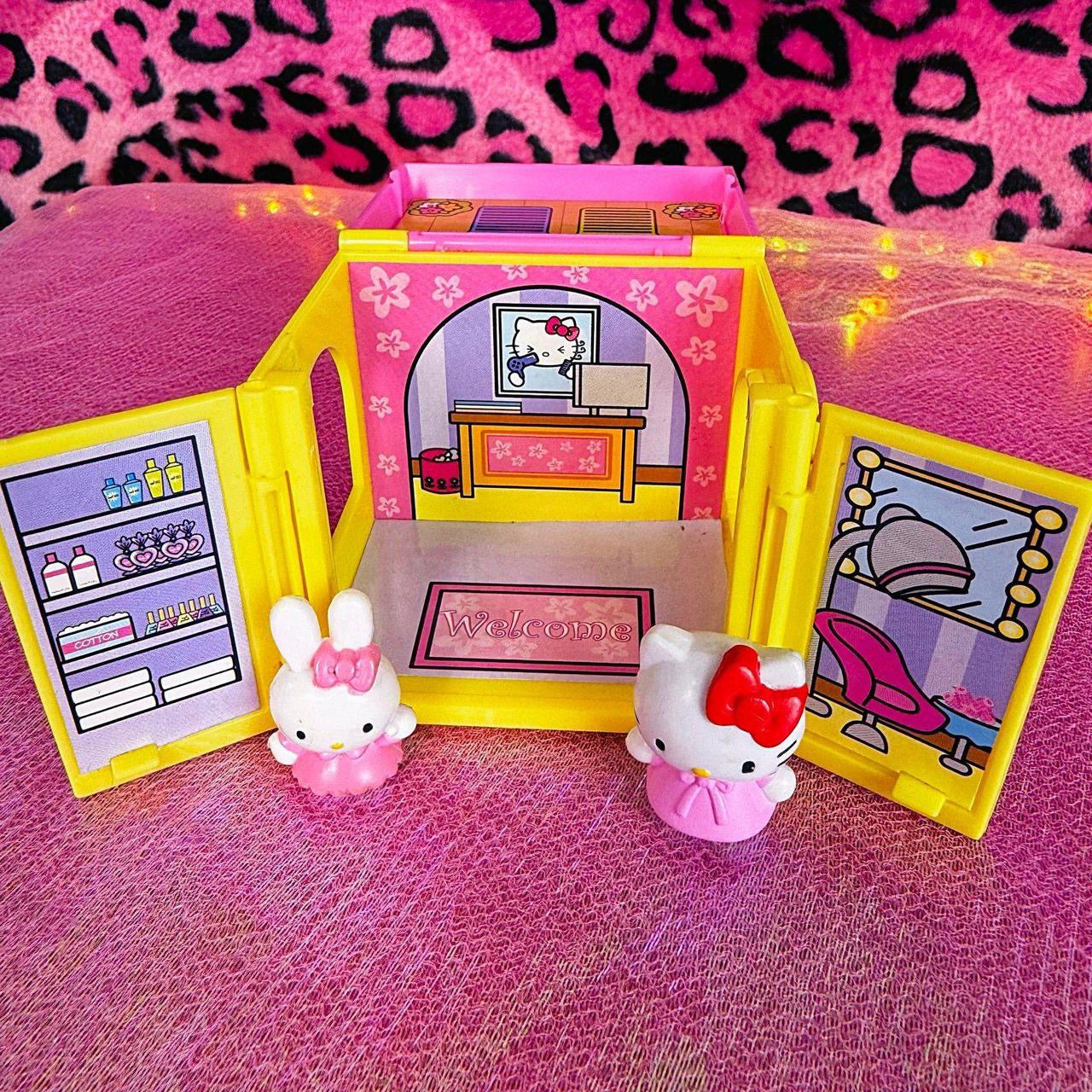 2009 Hello Kitty World Spa Salon Playset