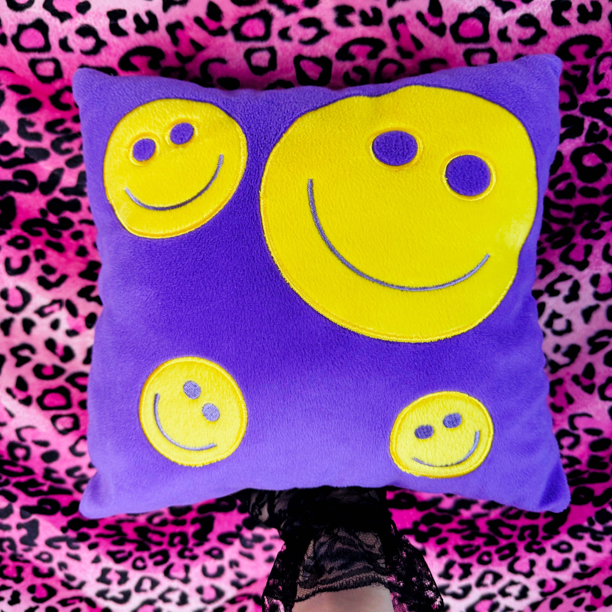 Vintage Y2K Purple Smiley Face Throw Pillow