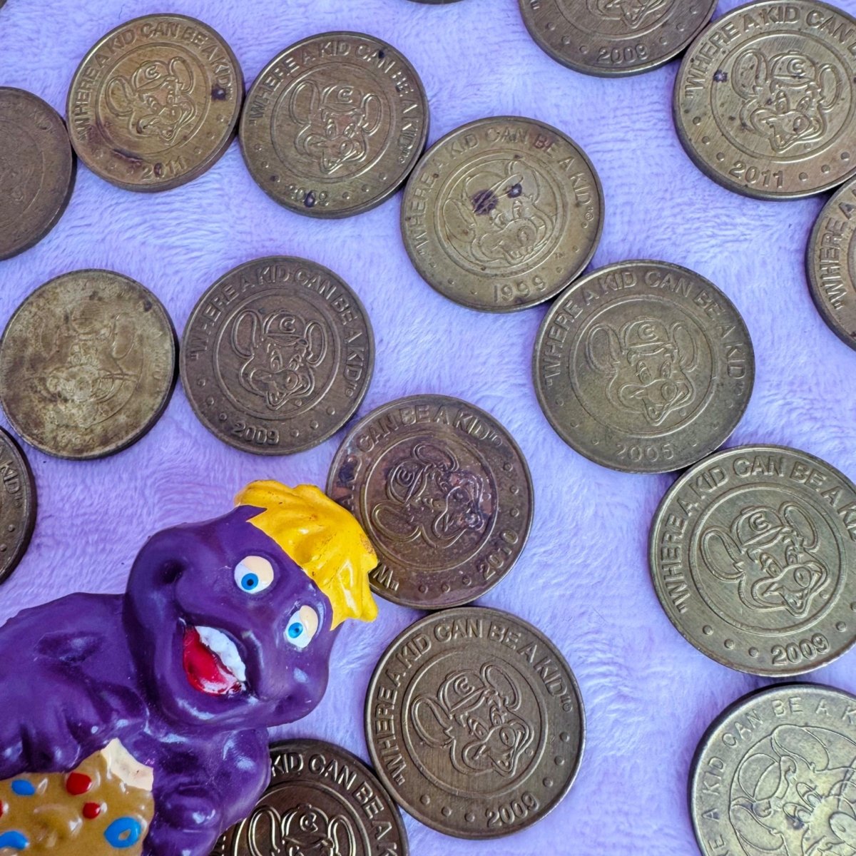 Chuck E Cheese Tokens: Mystery Bundle! 8 Coins - 90s 2000s 2010 Arcade Nostalgia - Collectible Coins - ThrowbackBuys - Starbunnyvintage