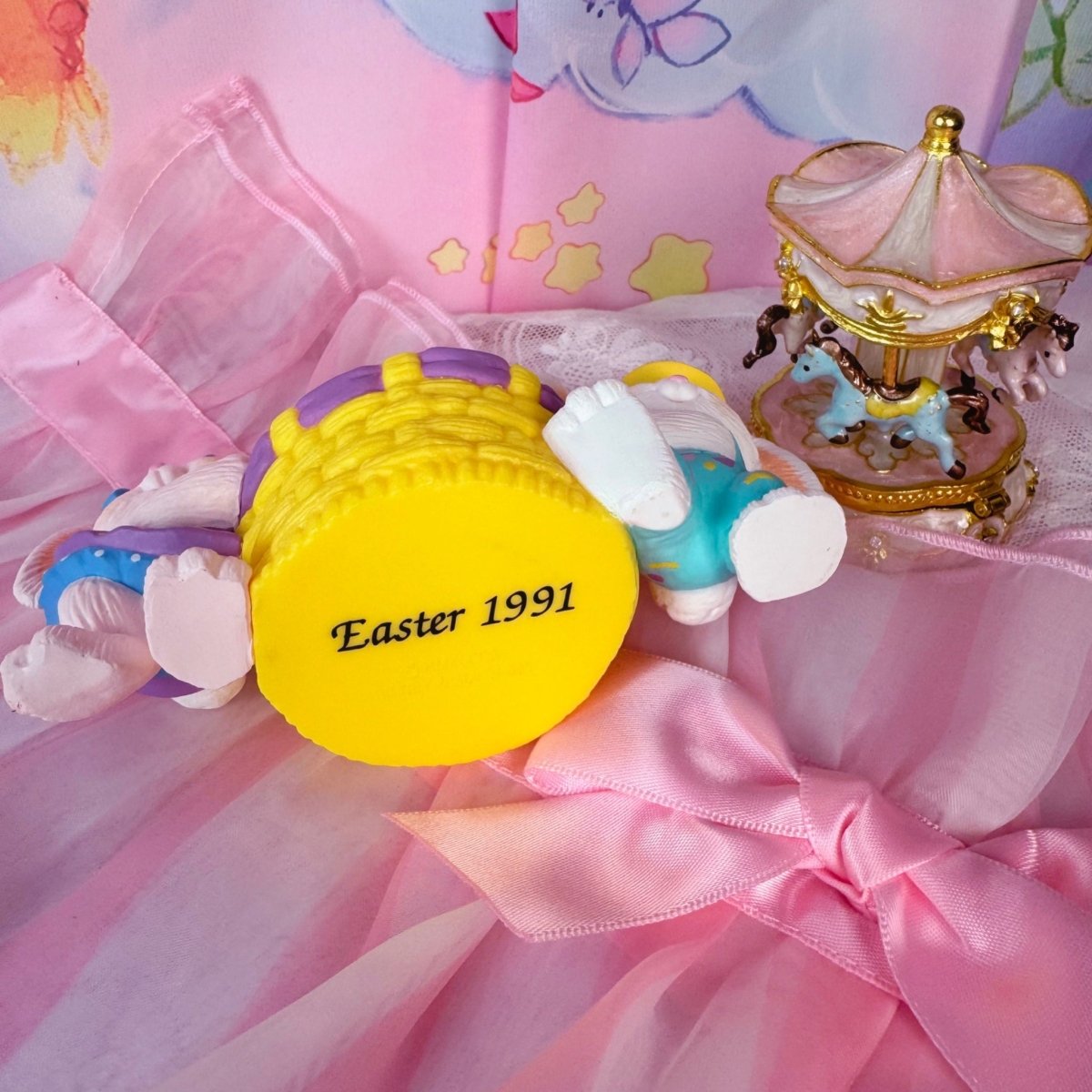 Crayola Bunny Trinket Dish with Original Box – 1991 - Decor - ThrowbackBuys - Starbunnyvintage
