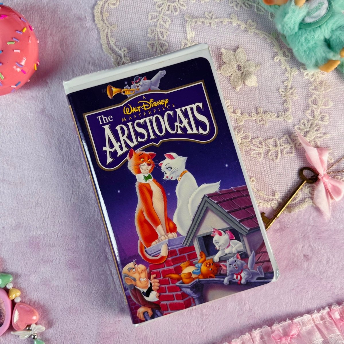 Disney VHS Tape - Aristocats - Clamshell Movie Vintage 90s Nostalgia - VHS - ThrowbackBuys - Starbunnyvintage