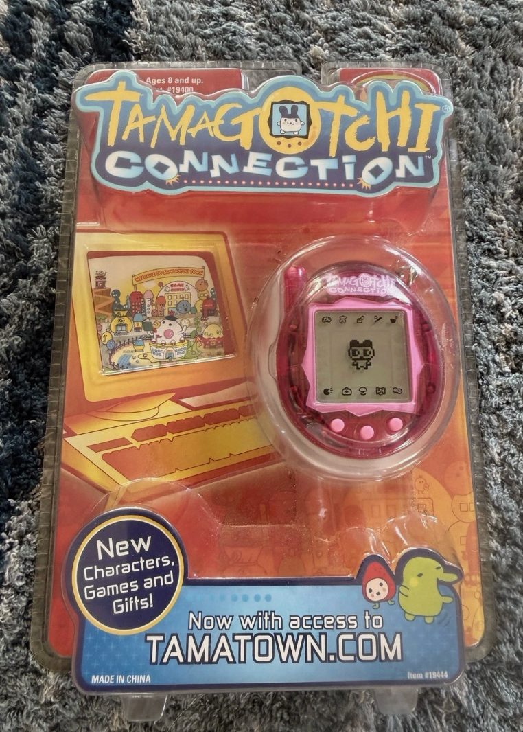 2006 TRANSLUCENT MAGENTA TAMAGOTCHI CONNECTION V3 SEALED VINTAGE INTERACTIVE TOY
