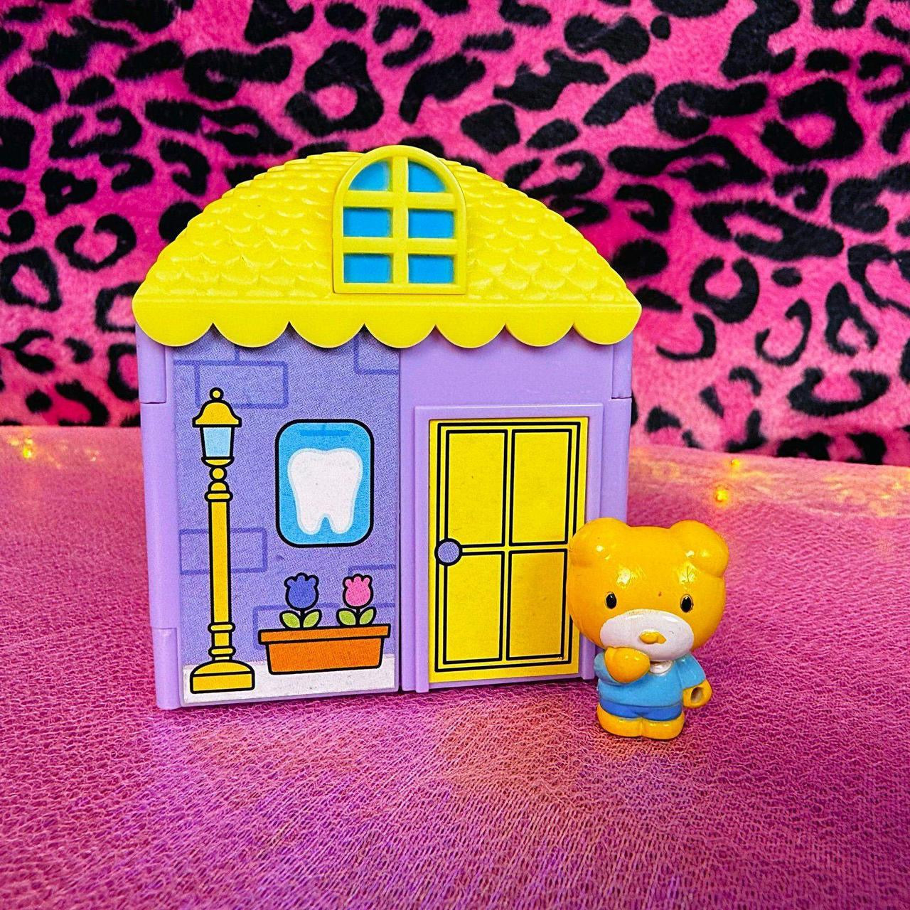 2009 Hello Kitty World Dentist Office Playset