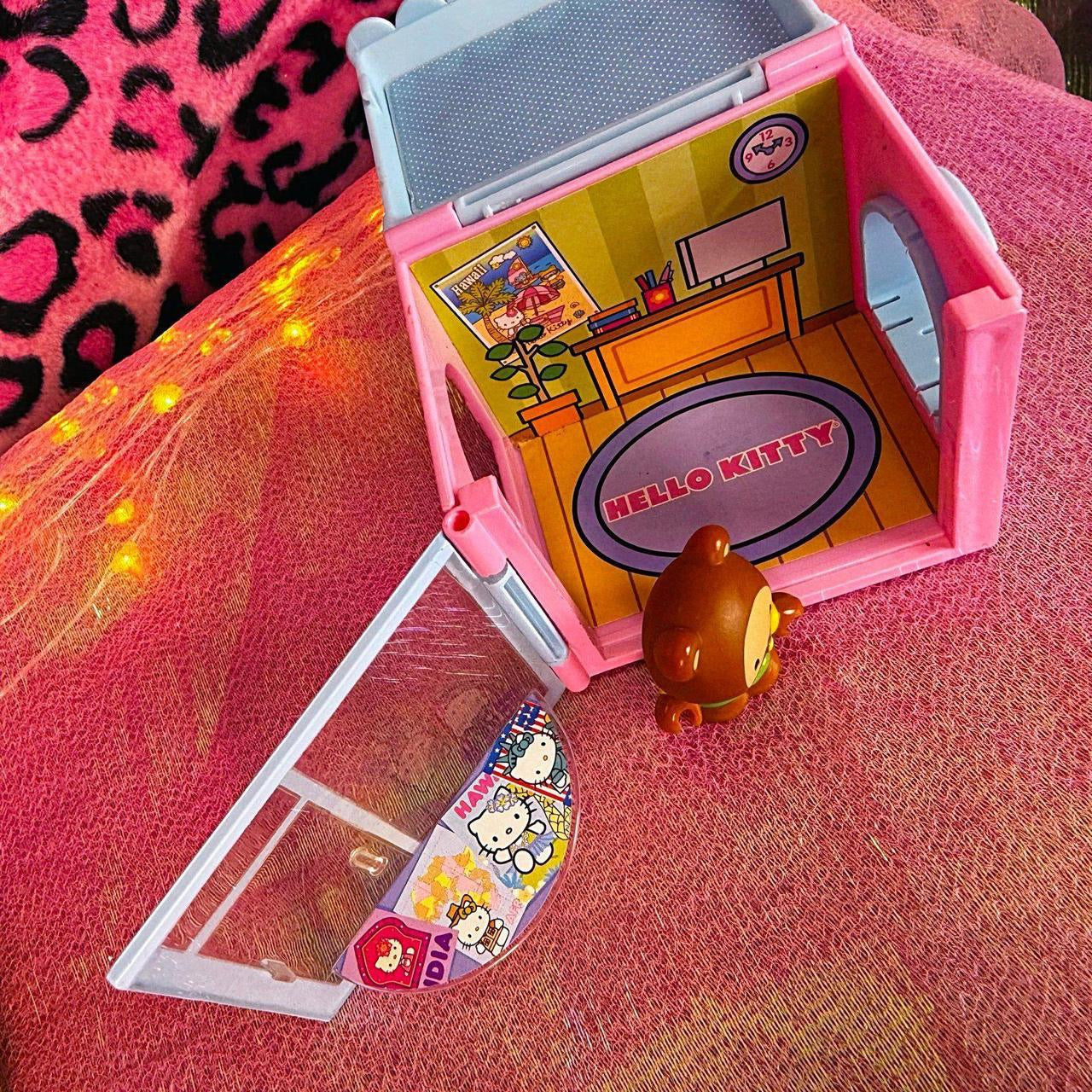 2009 Hello Kitty World Travel Agency Playset