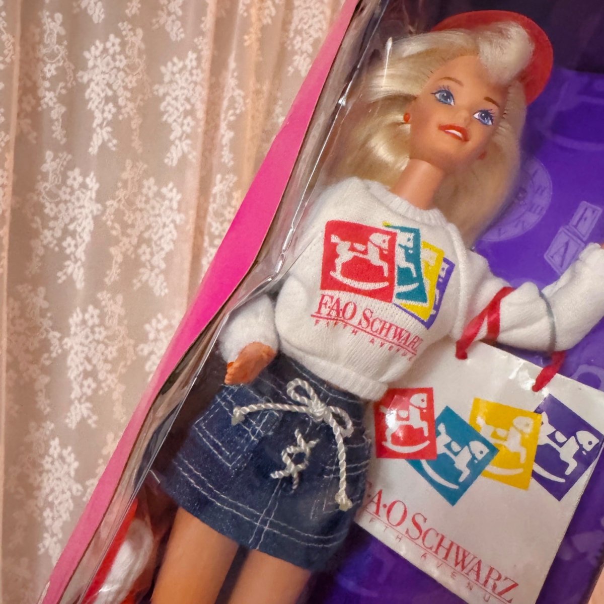 FAO Schwarz Barbie – Vintage 1995 Special Edition Doll - Dolls - ThrowbackBuys - Starbunnyvintage