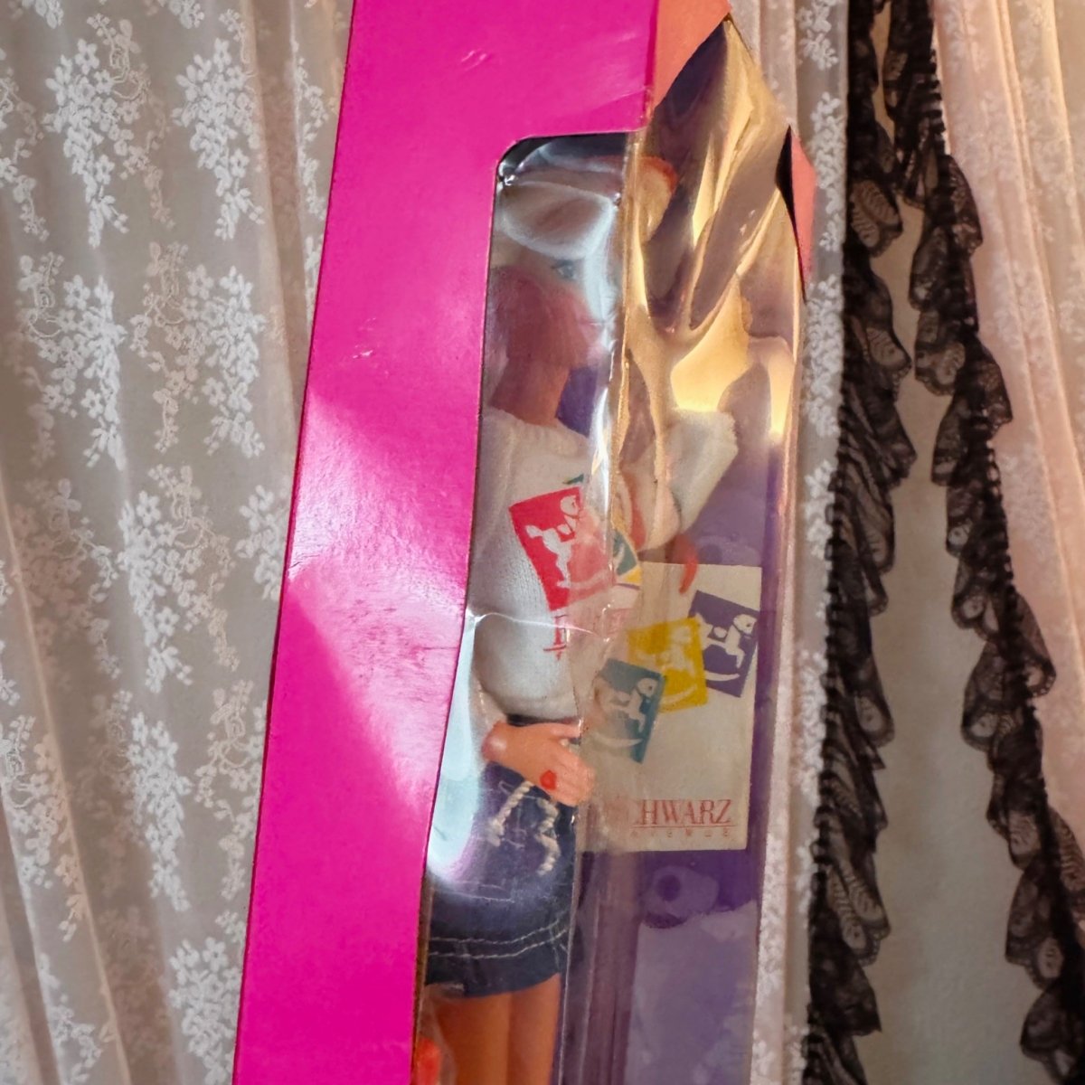 FAO Schwarz Barbie – Vintage 1995 Special Edition Doll - Dolls - ThrowbackBuys - Starbunnyvintage