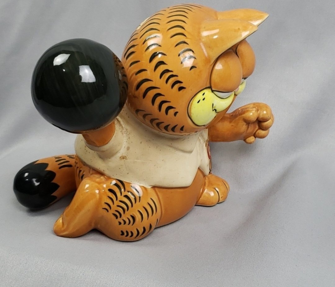 Garfield bowling bank - Action Figures & Collectibles - ThrowbackBuys - Eclecticcherryreseller