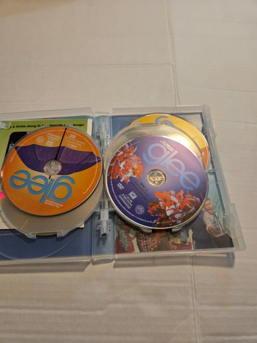 Glee The Complete Second Season DVD 6 Disc Set - DVD - ThrowbackBuys - Amanda's Awesome Finds