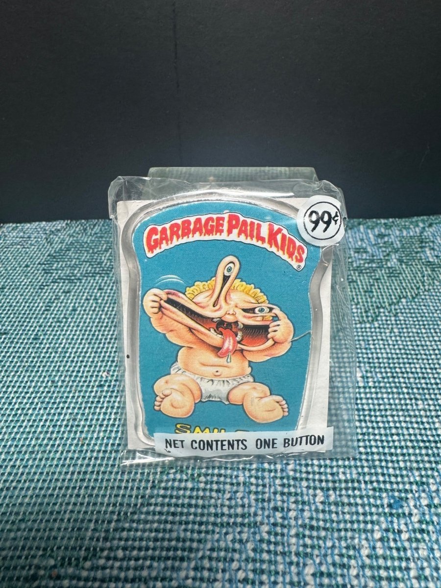 GPK Pin Smile - Accessories - ThrowbackBuys -Toys From The Crypt