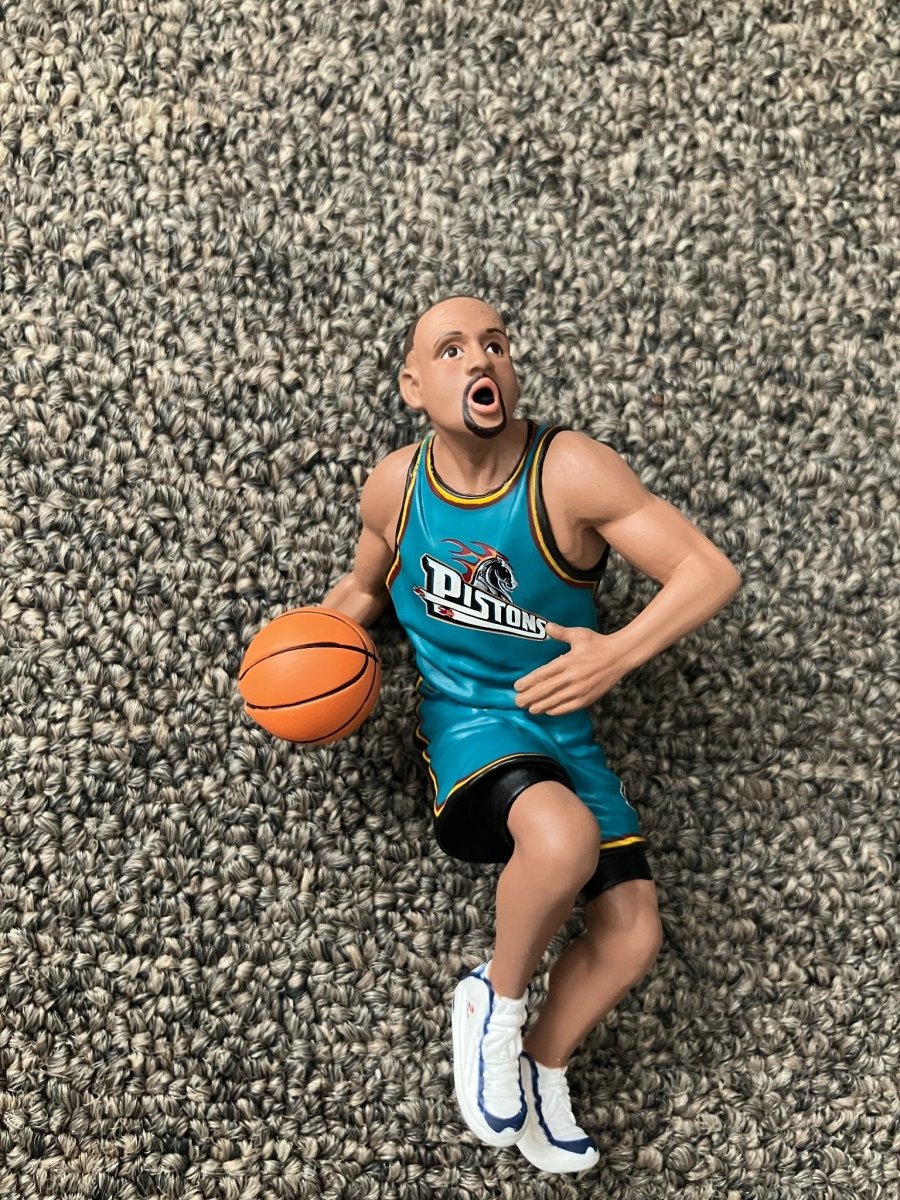 Hallmark NBA Detroit Pistons Grant Hill Ornament with trading card (1998) - Ornaments - ThrowbackBuys - The Rickstalgia Shop