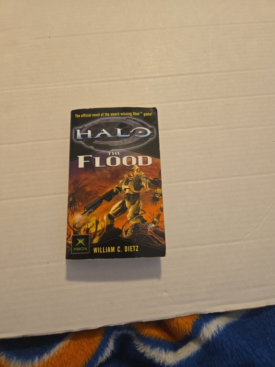 Halo 2 The Flood Paperback Book XBOX - Books - ThrowbackBuys - Amanda's Awesome Finds