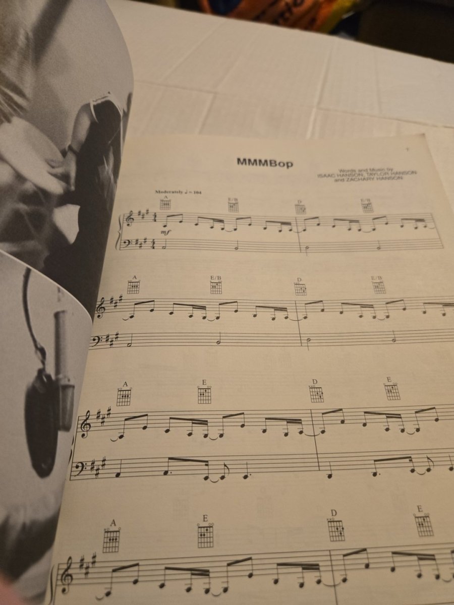Hanson Middle Of Nowhere Guitar/Vocal/Chords Book - Missing Pullout Poster - Books - ThrowbackBuys - Amanda's Awesome Finds