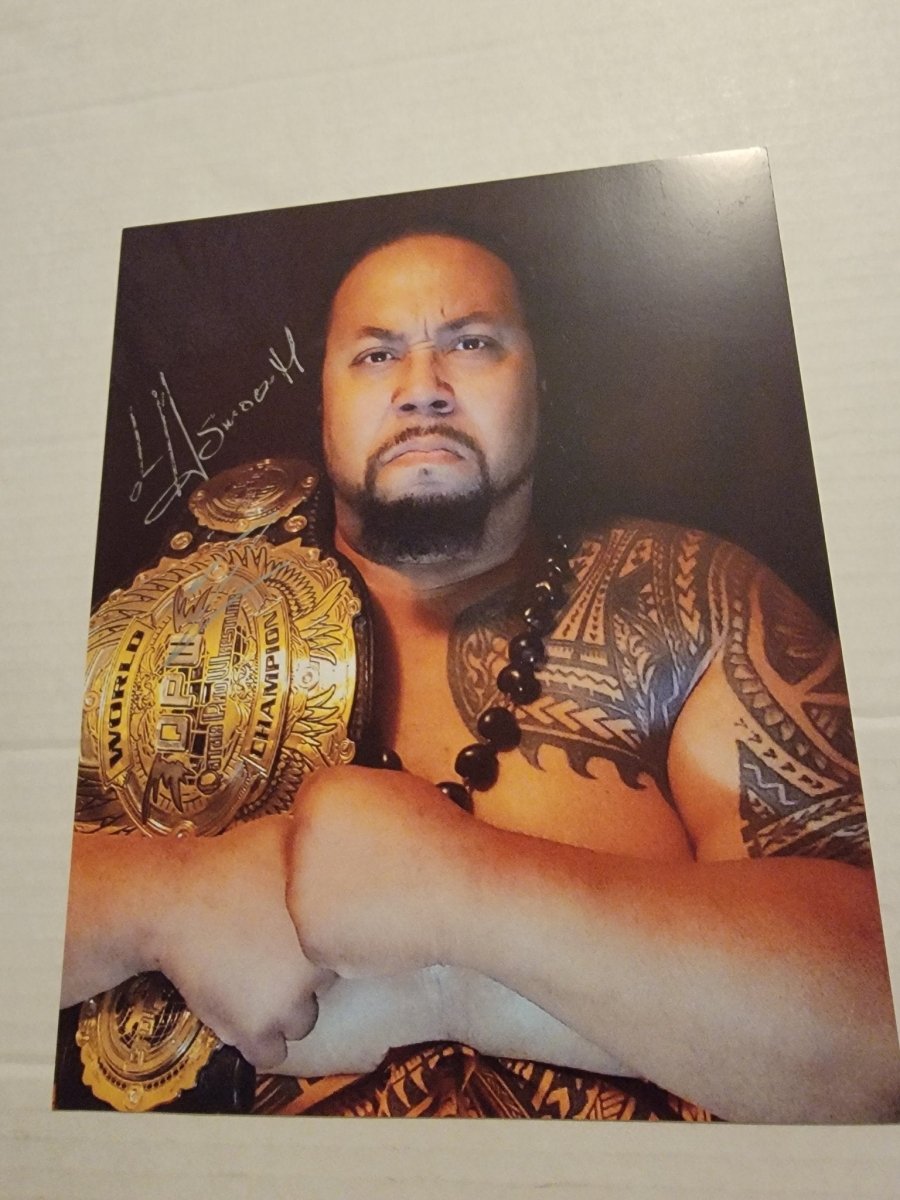 L.A. Smooth with Belt Autographed Photo with COA - Paper Goods - ThrowbackBuys - Amanda's Awesome Finds