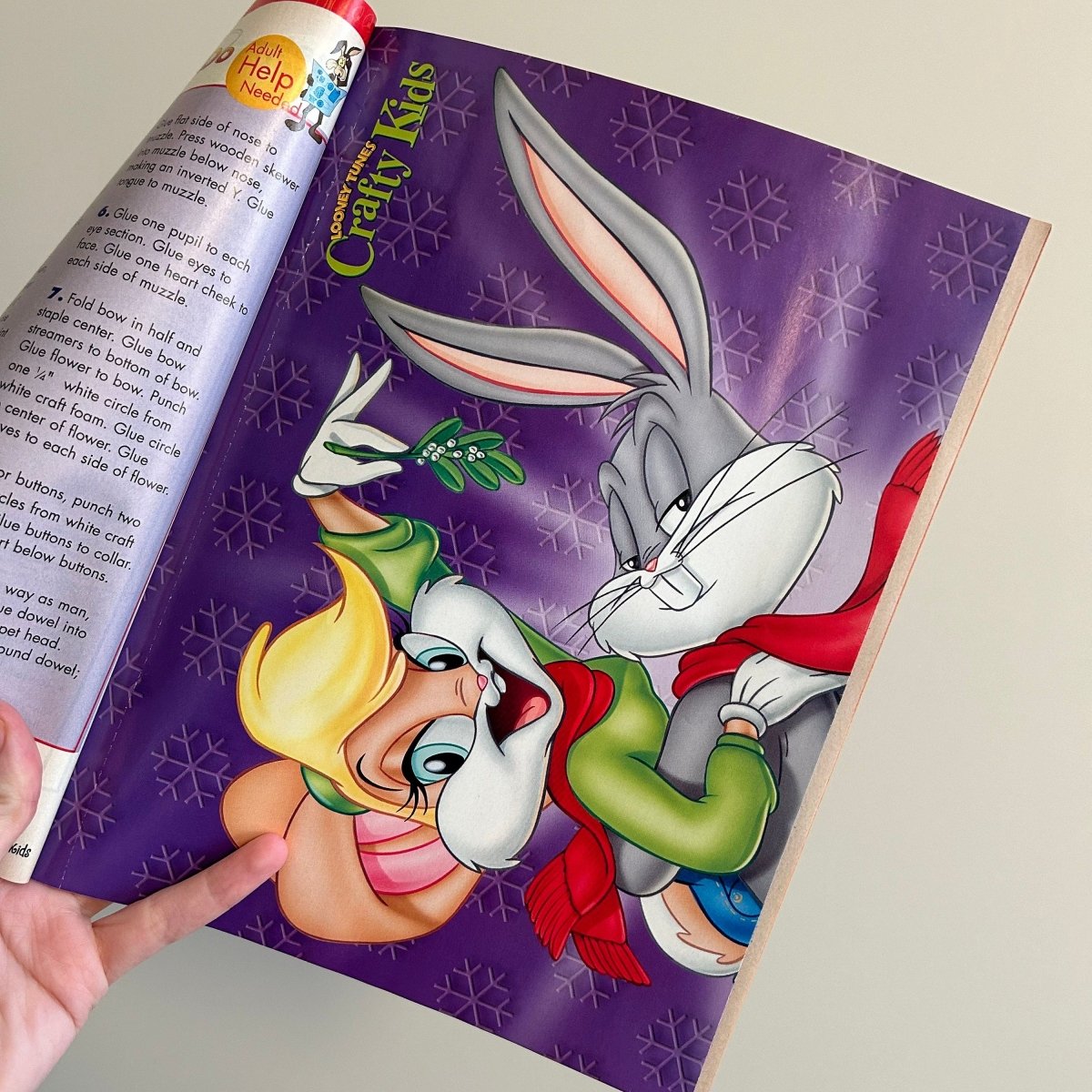 Looney Tunes Crafty Kids Christmas Projects Book 2000 Vintage - Memorabilia - ThrowbackBuys - NostalgicEpisodes