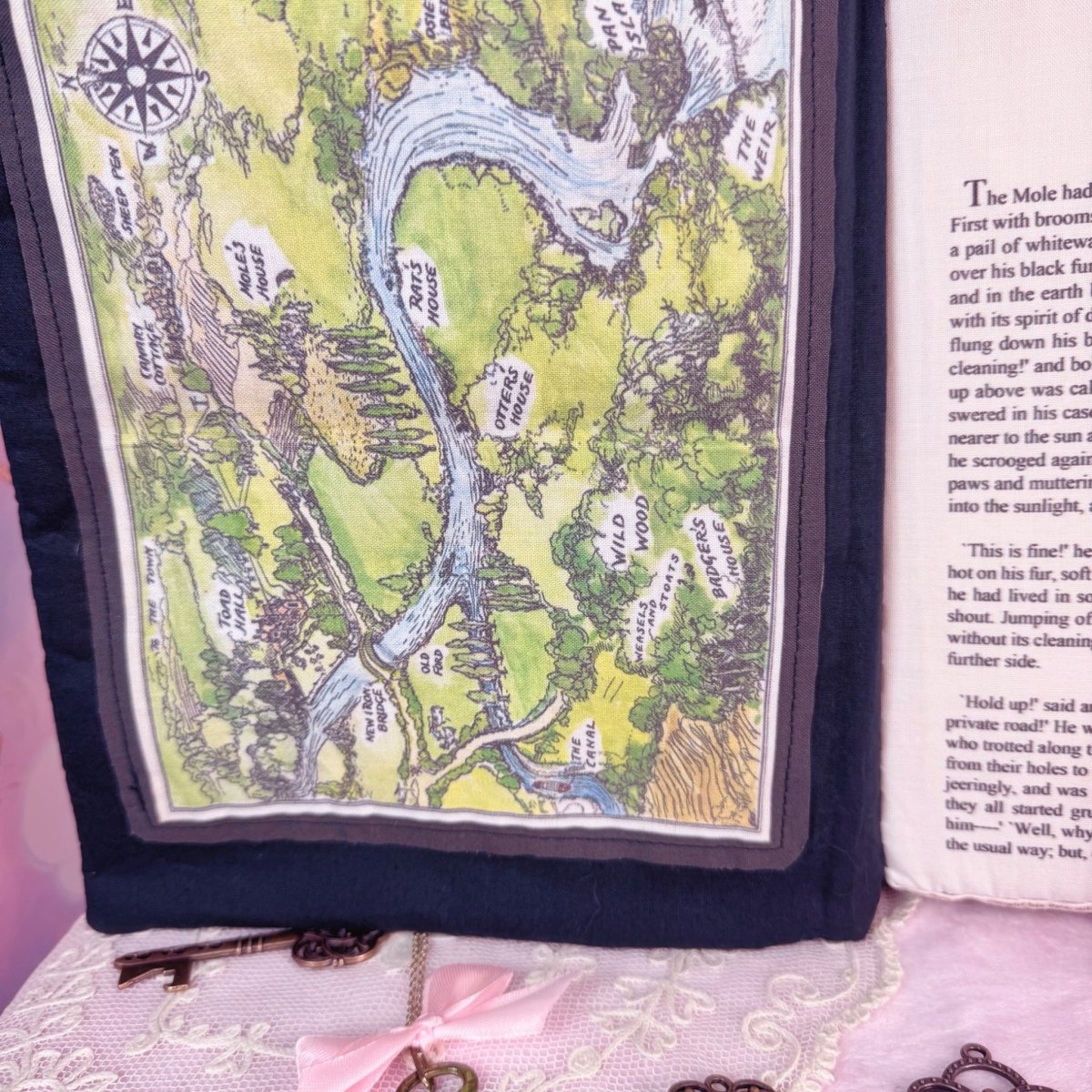 Plush Wind in the Willows Storybook Sculpture - Decor - ThrowbackBuys - Starbunnyvintage