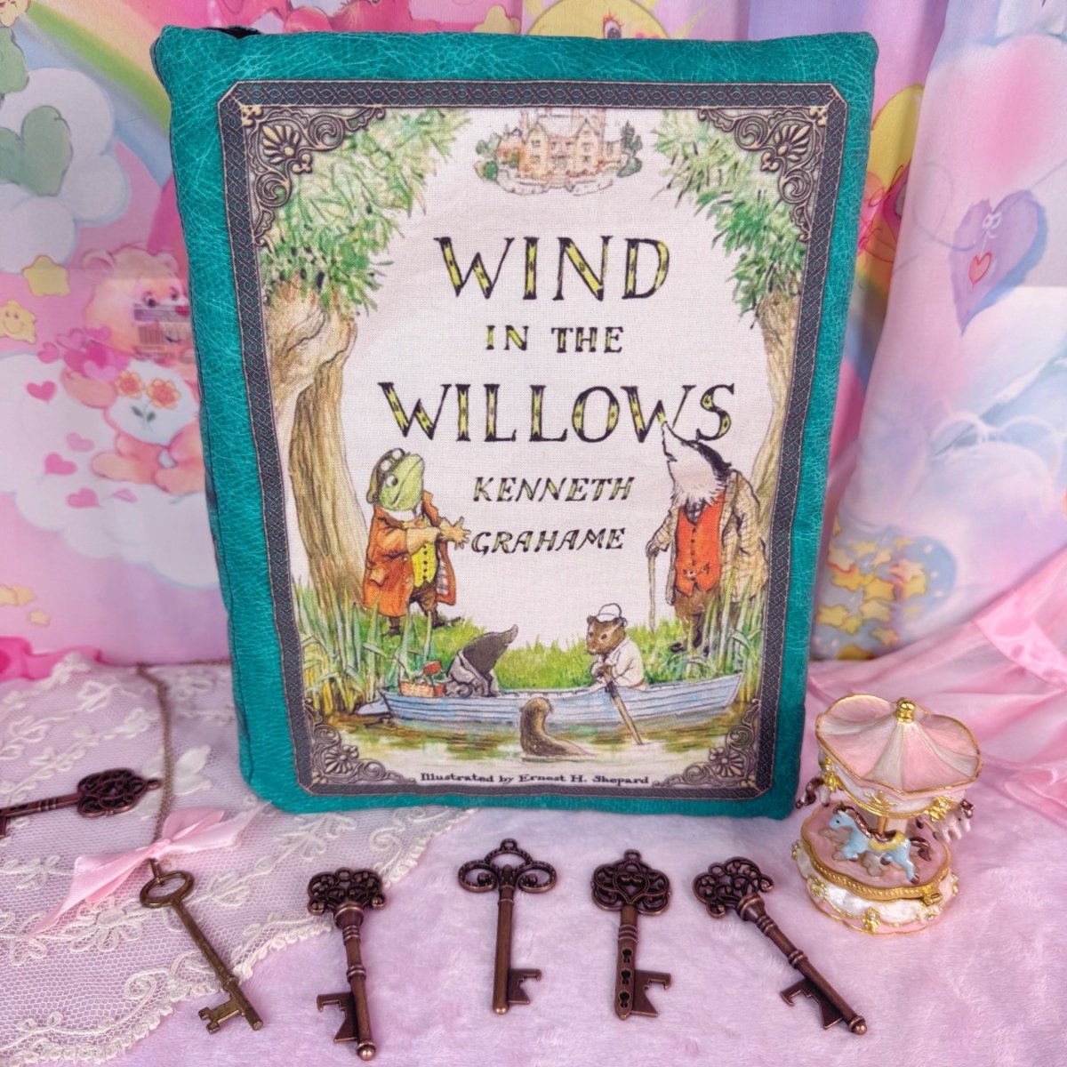 Plush Wind in the Willows Storybook Sculpture - Decor - ThrowbackBuys - Starbunnyvintage