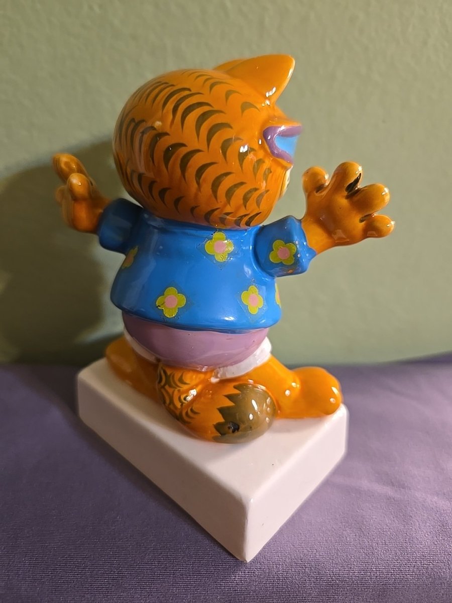 Rare Garfield The Ultimate Party Animal 1981 Ceramic Figurine Enesco - Action Figures & Collectibles - ThrowbackBuys - Eclecticcherryreseller