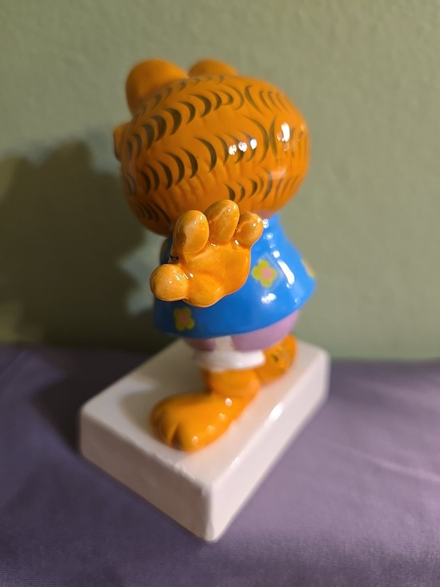 Rare Garfield The Ultimate Party Animal 1981 Ceramic Figurine Enesco - Action Figures & Collectibles - ThrowbackBuys - Eclecticcherryreseller