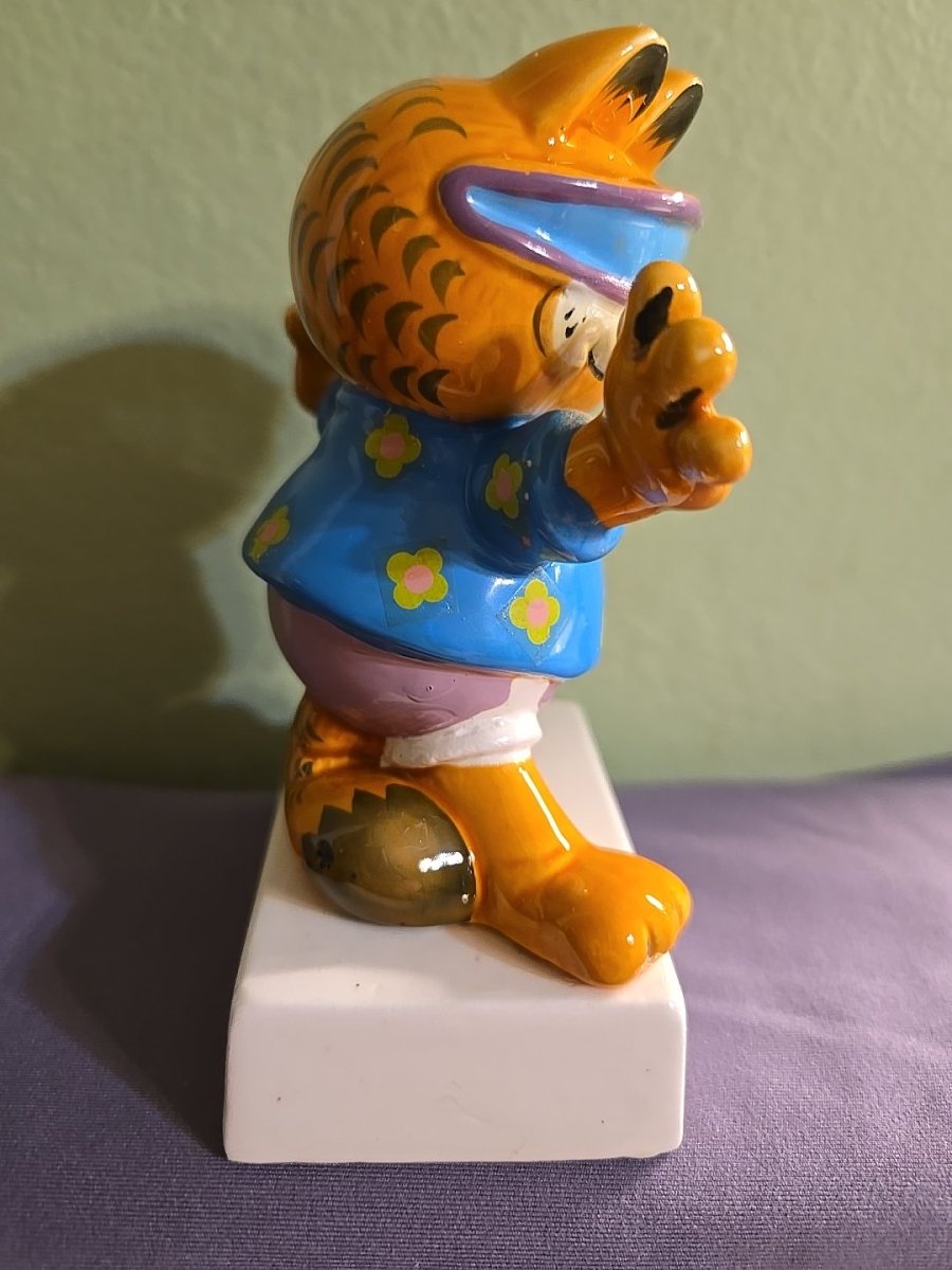 Rare Garfield The Ultimate Party Animal 1981 Ceramic Figurine Enesco - Action Figures & Collectibles - ThrowbackBuys - Eclecticcherryreseller