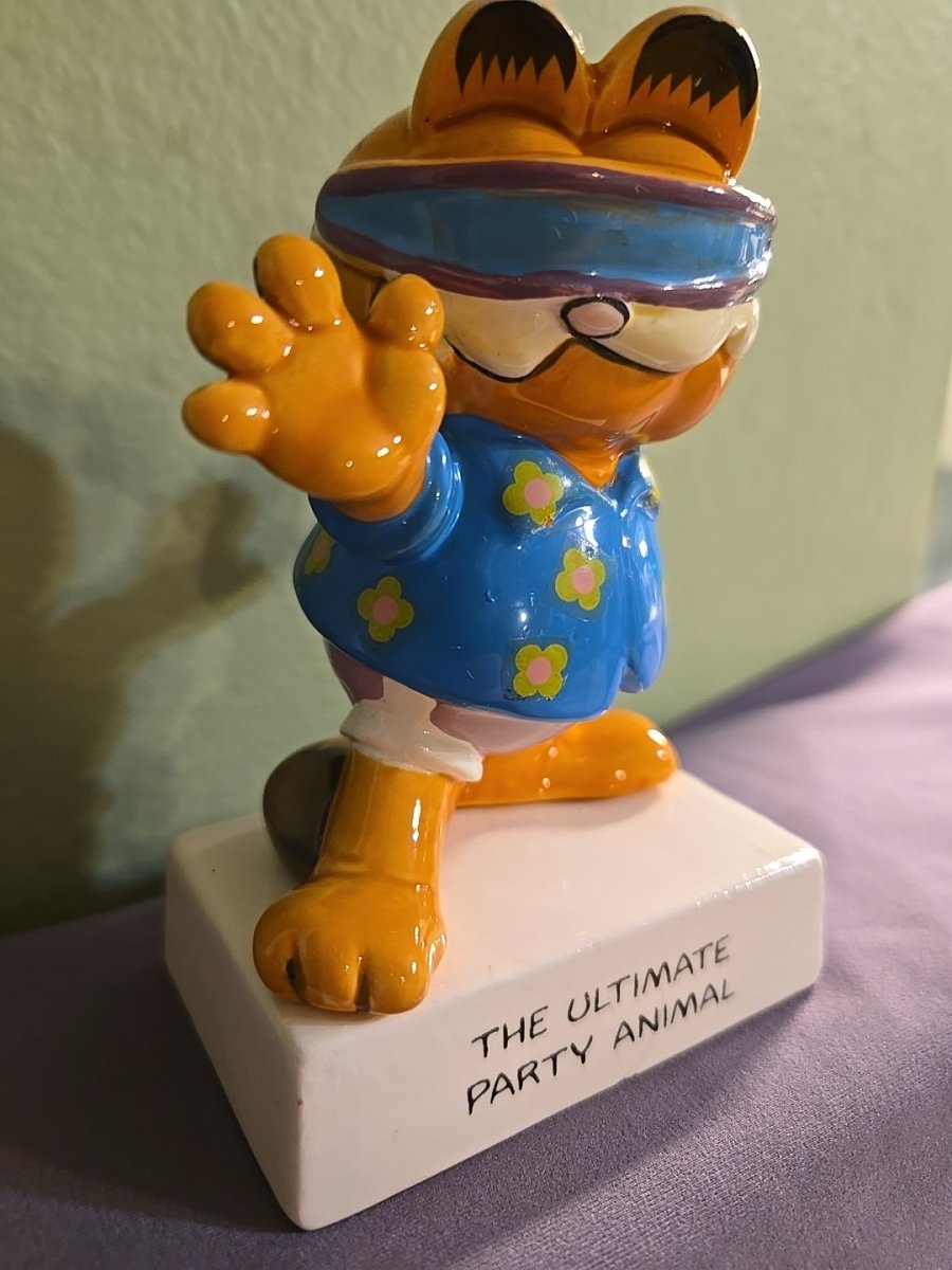 Rare Garfield The Ultimate Party Animal 1981 Ceramic Figurine Enesco - Action Figures & Collectibles - ThrowbackBuys - Eclecticcherryreseller