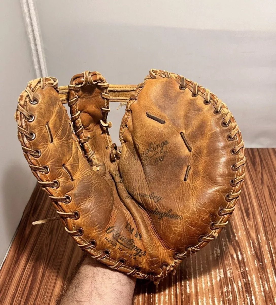 Rawlings Claw TM80 “The Trapper” Baseball Glove Vintage Smokey Joe Cunningham - Sports Memorabilia - ThrowbackBuys - Raybar121