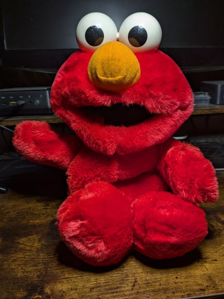 Tyco 1996 Vintage Tickle Me Elmo Works Shakes - Action Figures & Collectibles - ThrowbackBuys - Furby Queen
