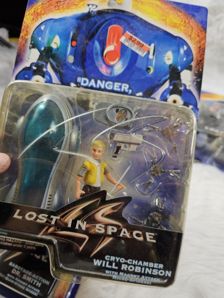 Vintage - 4 LOST IN SPACE SABOTAGE ACTION Figures NIB - Action Figures & Collectibles - ThrowbackBuys - The Thrifty Gypsyy Shop