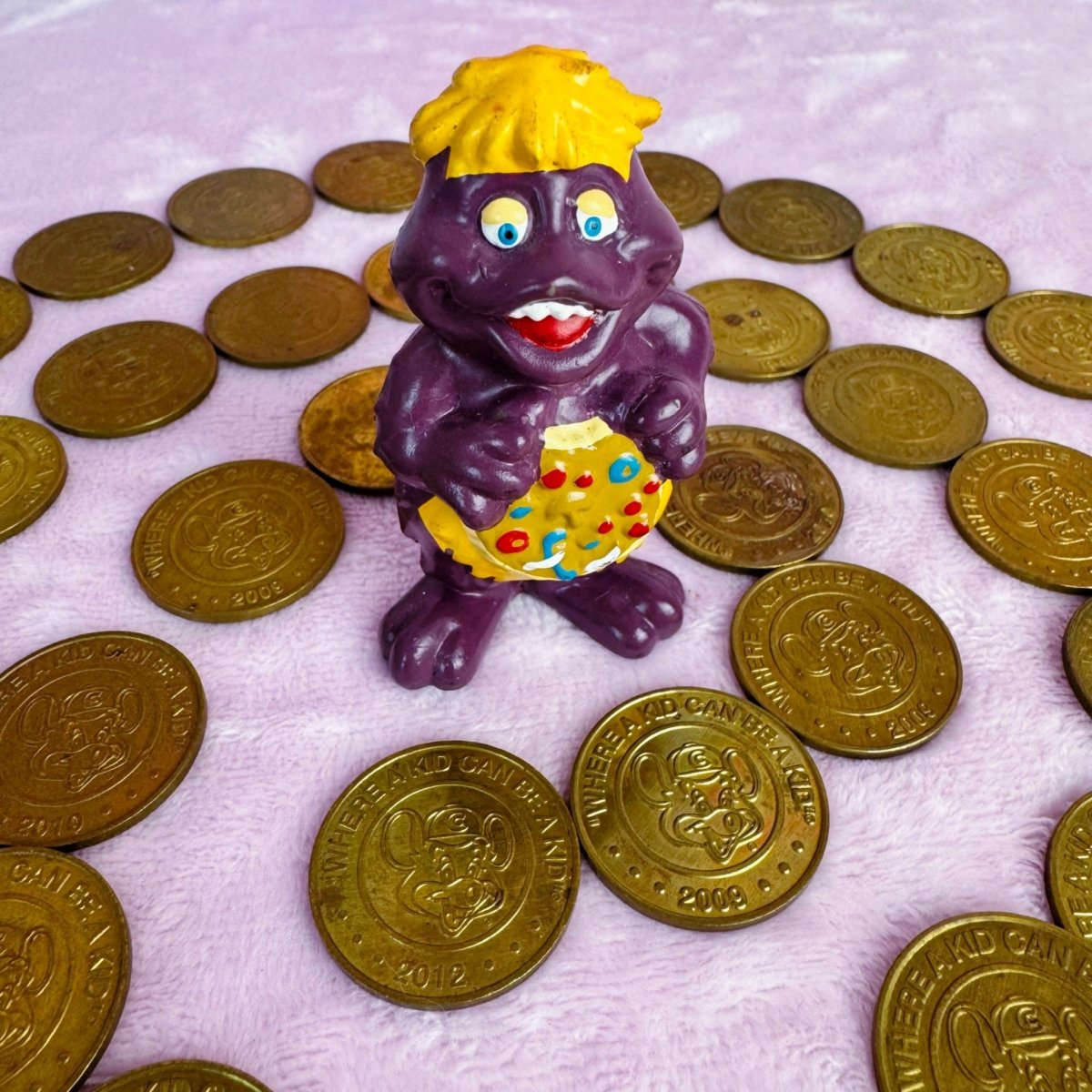 Vintage 90s Chuck E. Cheese Toy Monster - Mr. Munch PVC Figurine - Action Figures & Collectibles - ThrowbackBuys - Starbunnyvintage