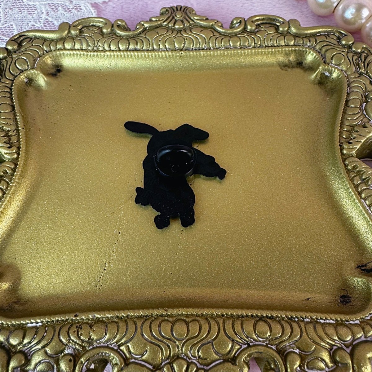 Vintage Inspired - Y2K Courage The Cowardly Dog Enamel Pin - Pins - ThrowbackBuys - Starbunnyvintage