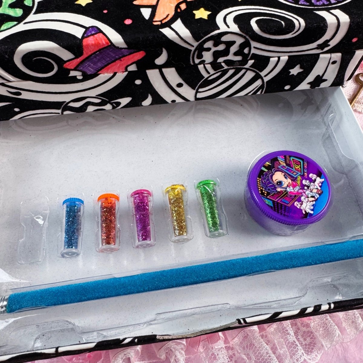 Vintage Lisa Frank Felt Jewelry Box Craft Kit – 2000s Organizer, Near Complete - Arts & Crafts - ThrowbackBuys - Starbunnyvintage